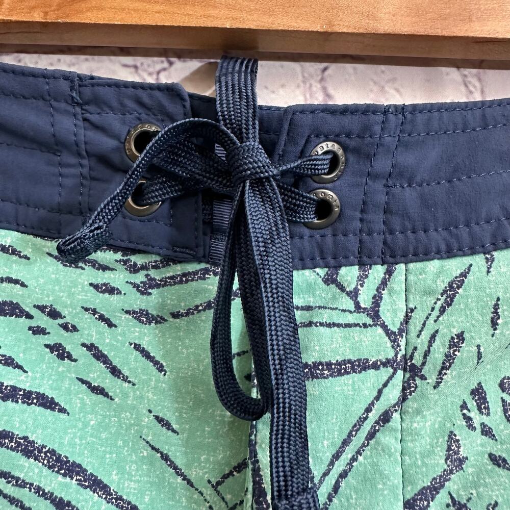 Patagonia Men's Stretch Wavefarer Board Shorts Rain Fern Speckle Size 36 Beach - Picture 3 of 9